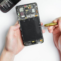 Europa revoluciona la manera de fabricar móviles: nuevo diseño y baterías extraíbles