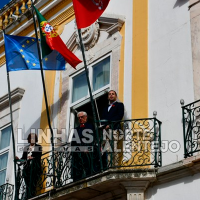 Los vecinos portugueses conmemoran la Revolución de los Claveles: celebración en Elvas