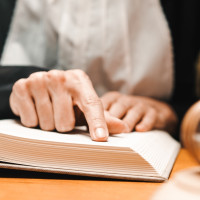 ESTUDIO: La justicia impone penas más largas en los homicidios cuando la víctima es una mujer