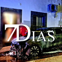 Un incendio en un vehículo alcanza una casa en Badajoz