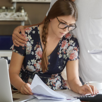 Exigen a la Junta perdonar las deudas a las familias de viviendas sociales