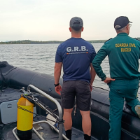 El embalse de Orellana acoge las prácticas conjuntas de buceo entre la Guardia Real y la Guardia Civil