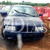 Pierde el control de su coche y se sale de la vía a la salida de Badajoz