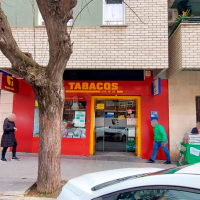 El primer premio de la Lotería Nacional reparte suerte en la barriada pacense de San Fernando