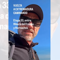 Manuel Calderón hace escala en Extremadura durante su reto de dar la vuelta a la región a pie
