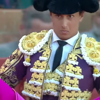 Una nueva cornada grave en Sevilla manda a Roca Rey al hospital