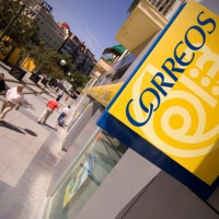 Acusan a Correos en Extremadura de improvisar en la regularización de migrantes