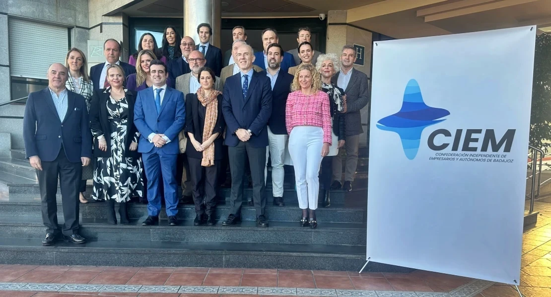 CIEM resalta el descenso del paro en Extremadura, pero llama a favorecer al empresariado