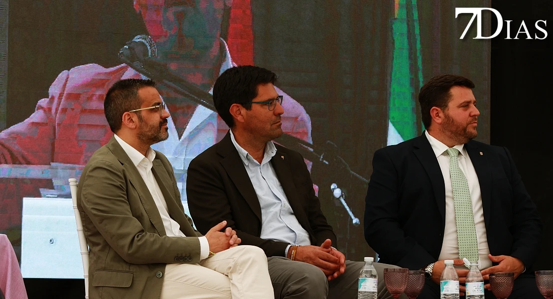 Del cerdo, hasta los andares: Barcarrota celebra su gran fiesta ibérica