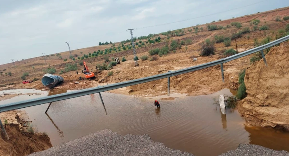 El embalse de Orellana acoge las prácticas conjuntas de buceo entre la Guardia Real y la Guardia Civil