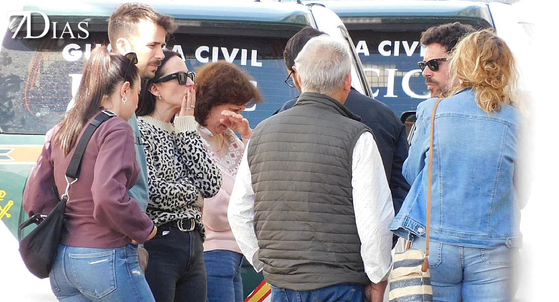 Hornachos concede el Escudo de Oro de la Villa a la Guardia Civil, la UCO y la familia de Francisca Cadenas