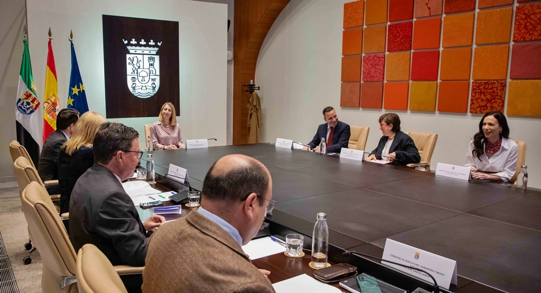 Ayudas de hasta 15.000 € para fomentar la contratación de 300 jóvenes en Extremadura