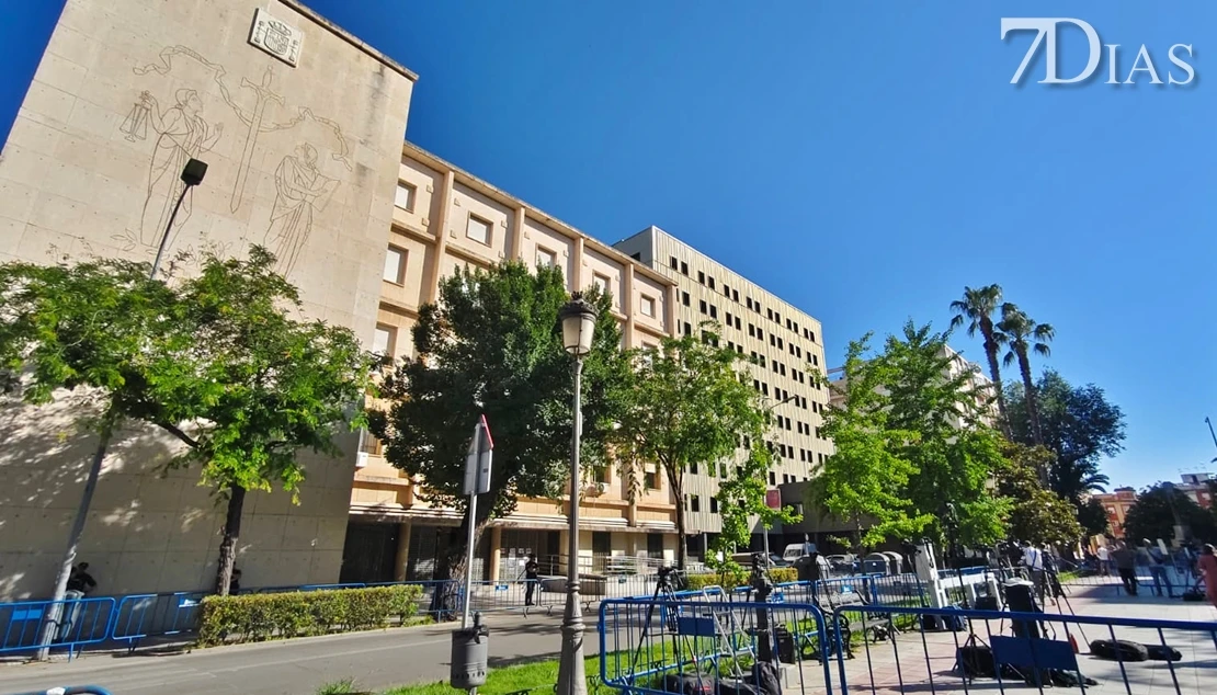 Arranca el juicio al hermano de Pedro Sánchez en Badajoz