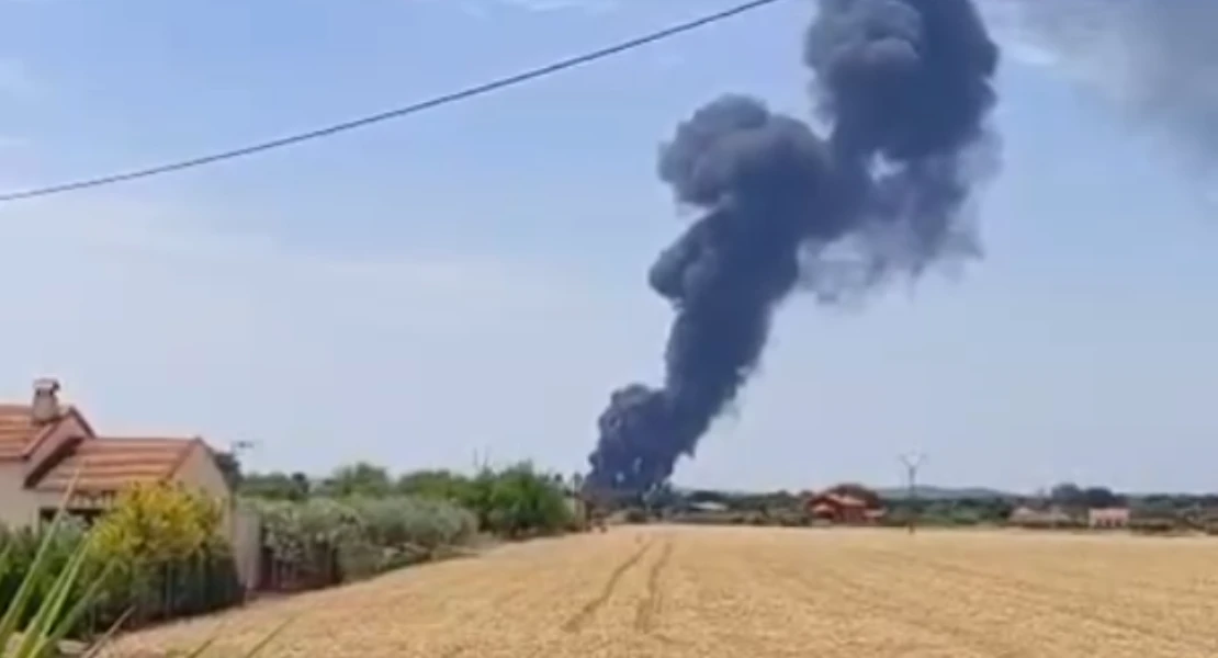 Varios incendios forestales activos este domingo en Extremadura