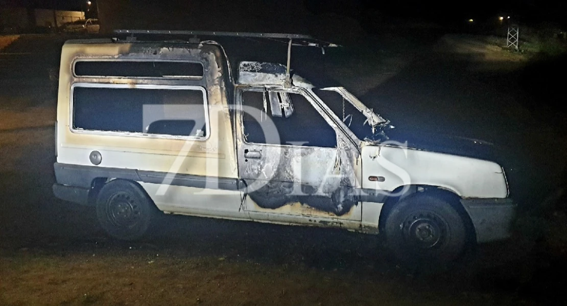 Dos vehículos y punto limpio se añaden a la lista de incendios urbanos en Badajoz