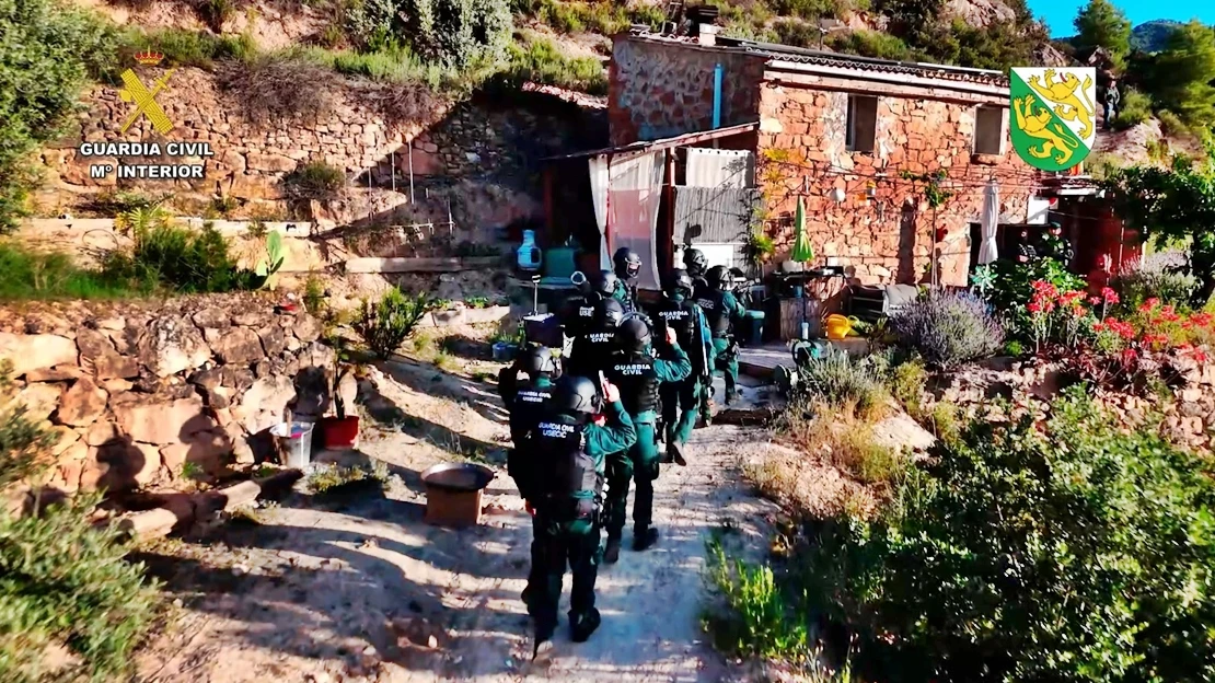 Mata a su pareja y la entierra en el jardín de su casa y lo detienen en España