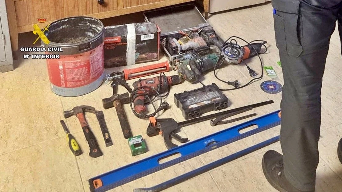 Investigados tras sustraer maquinaria de un contenedor de obra en Jarandilla de la Vera