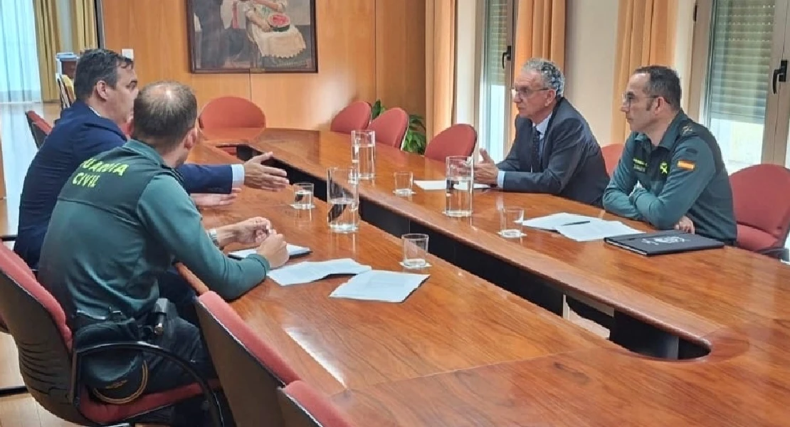 Quintana presenta el plan de actuación de la Guardia Civil para evitar los robos en la fruta