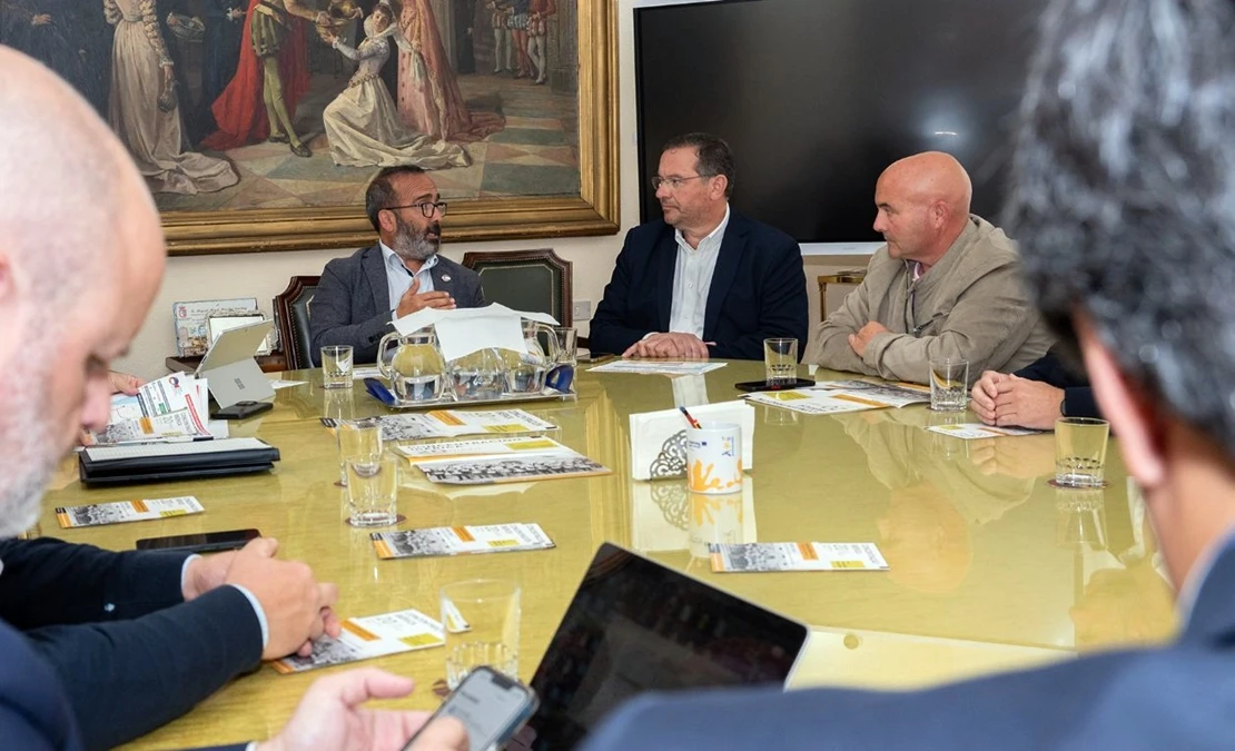 Morales: “Vamos a exigir que los 72 km Moraleja-Castelo Branco sean una realidad”