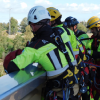 Los bomberos se forman para rescatar a personas en el Puente Real