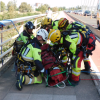 Los bomberos se forman para rescatar a personas en el Puente Real