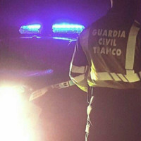 Un accidente de madrugada deja un joven herido en la EX-103