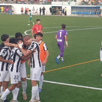 El Badajoz golpea donde más duele y acaricia la final nacional del ascenso