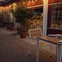 Dos militares salvan la vida de un joven en el restaurante Campañón de Badajoz