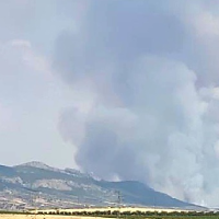 Grave incendio forestal nivel 1 en Hornachos con varios frentes activos