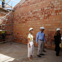 Raquel del Puerto visita las obras de ampliación de la escuela de música de Villafranca de los Barros