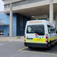 Un herido tras la colisión entre un coche y una moto en Cáceres