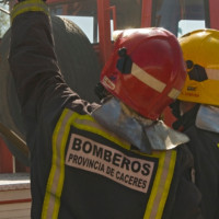 Cuatro personas afectadas en un incendio de vivienda en Casar de Cáceres