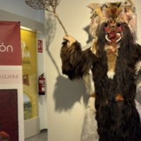 La exposición “Del Arca de las tres llaves a la nube” hace parada en Acehúche