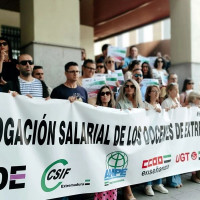 Los sindicatos docentes volverán a movilizarse si no avanza la negociación salarial en Extremadura