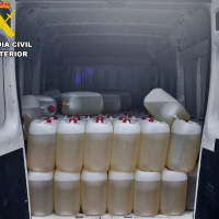Interceptan en la A-5 una furgoneta transportando cerca de 4.000 litros de gasolina