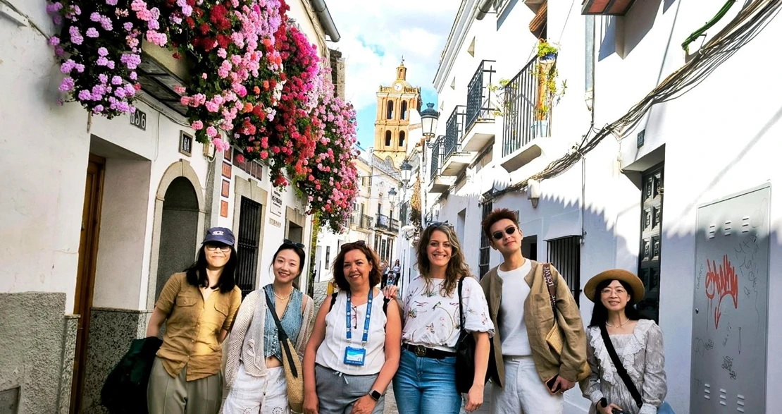 Creadores de contenido chinos descubren los atractivos turísticos de Extremadura