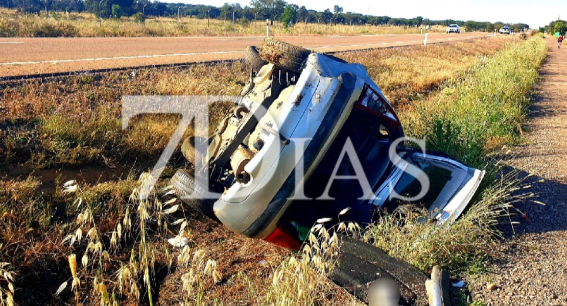 Una joven sufre un aparatoso accidente de tráfico en la N-523