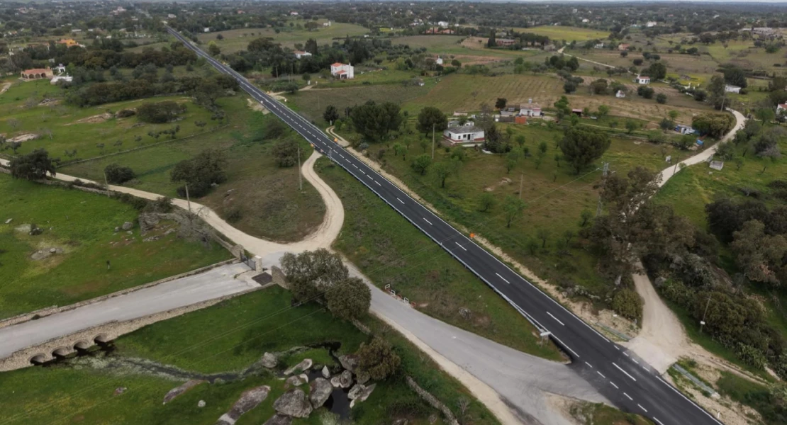 Finalizadas las obras de mejora de la EX-207 entre Arroyo de la Luz y Brozas