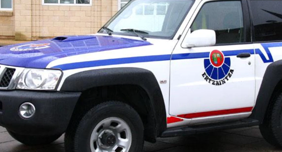 Mueren los cinco ocupantes de un furgoneta al chocar con un camión
