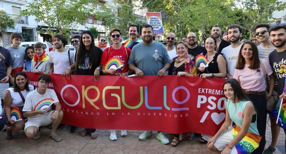 El PSOE de Extremadura sale a las calles de Mérida a reivindicar "más orgullo y menos odio"