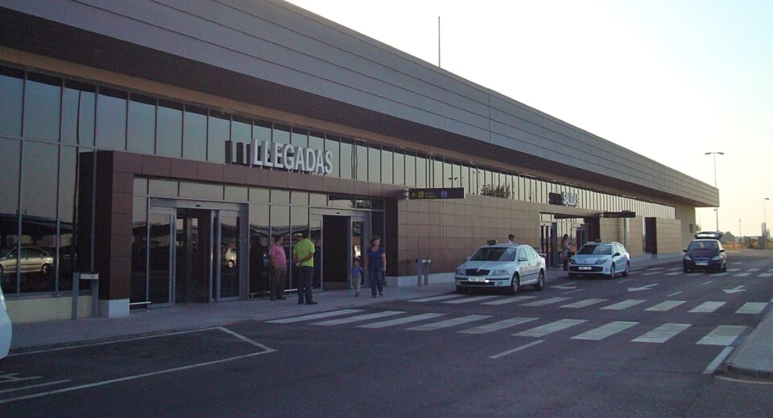 El Aeropuerto de Badajoz hace historia al superar los 10.000 pasajeros en un solo mes