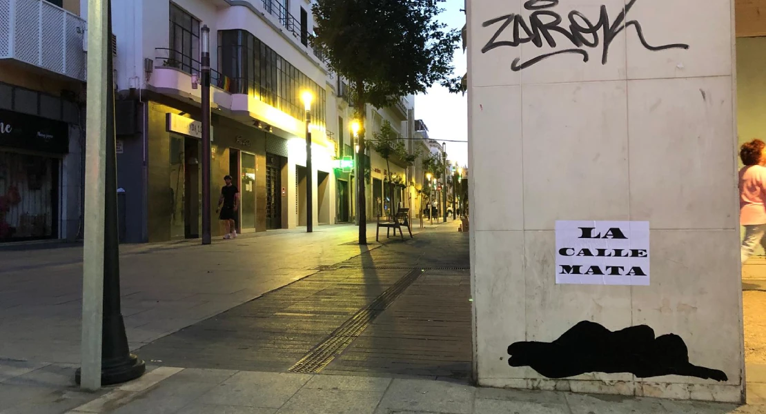 Las calles de Badajoz visibilizan la realidad del sinhogarismo a través de esta campaña