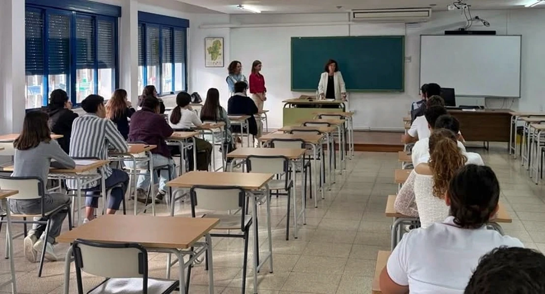 La comunidad educativa rechaza la implantación de una nueva optativa en Extremadura