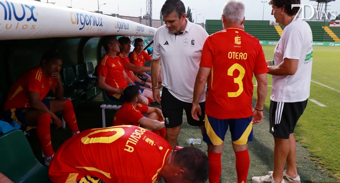 Leyendas, deporte y solidaridad: así se vivió el partido por la ELA en Cáceres
