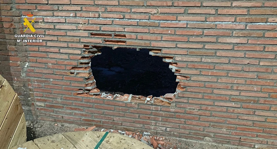 Robo frustrado en Almaraz: los sorprenden tran abrir un butrón en una instalación eléctrica