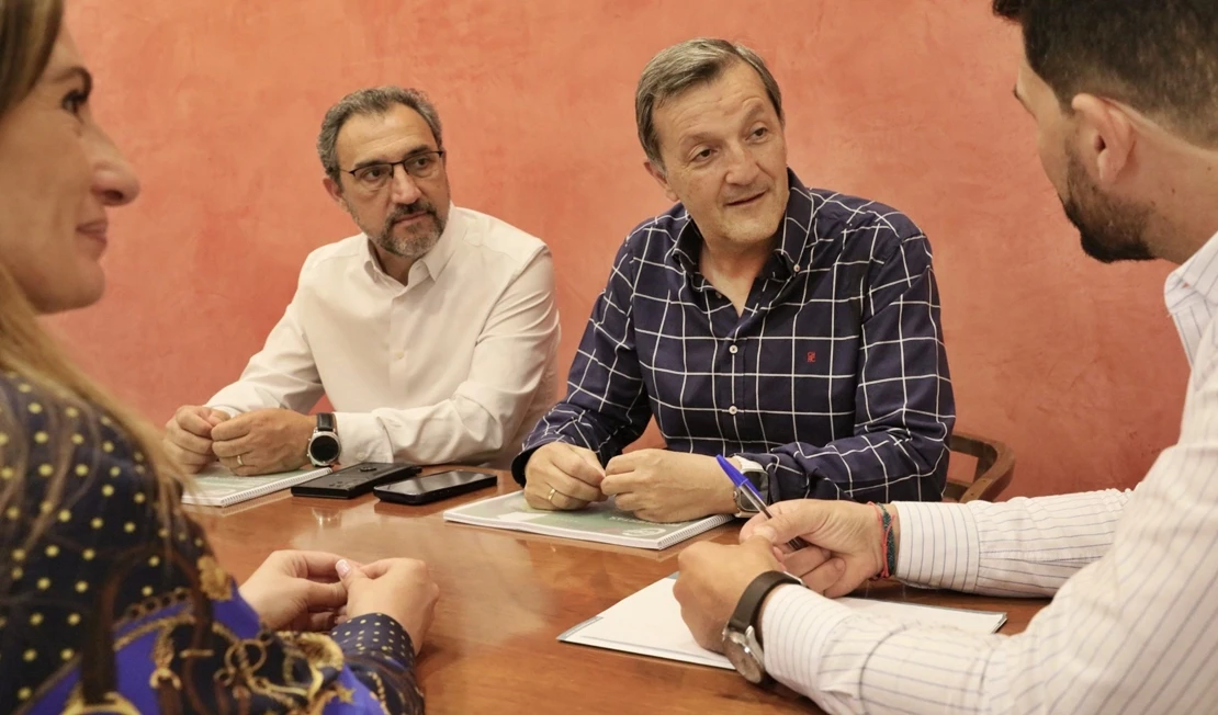 Cotrina ofrece a sindicatos y empresarios revertir el recorte del 50%