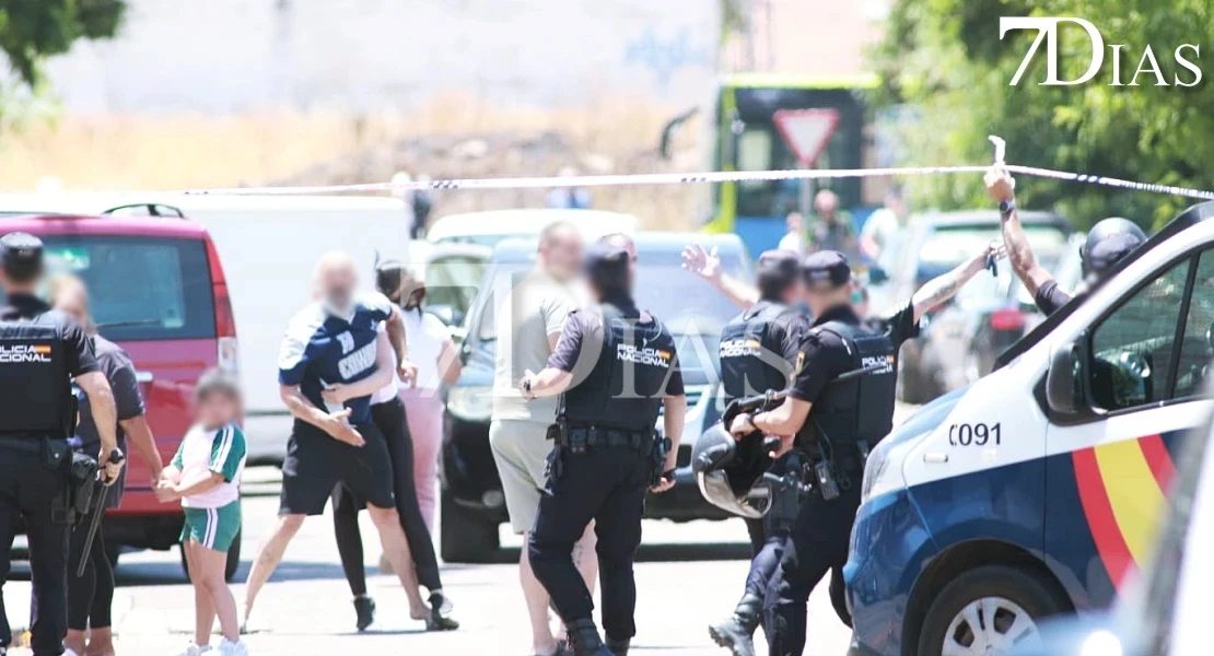 Así ha recibido el barrio al autor confeso del crimen de David Salazar: "¡Asesino!"