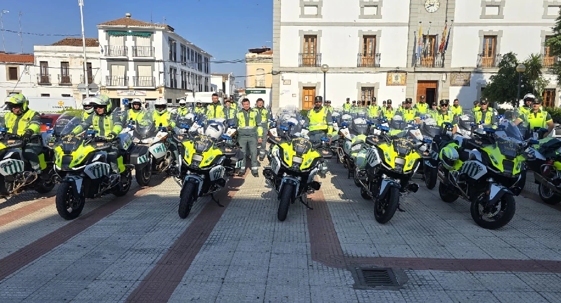Mérida forma a los próximos motoristas de la Guardia Civil en una marcha por el centro de España
