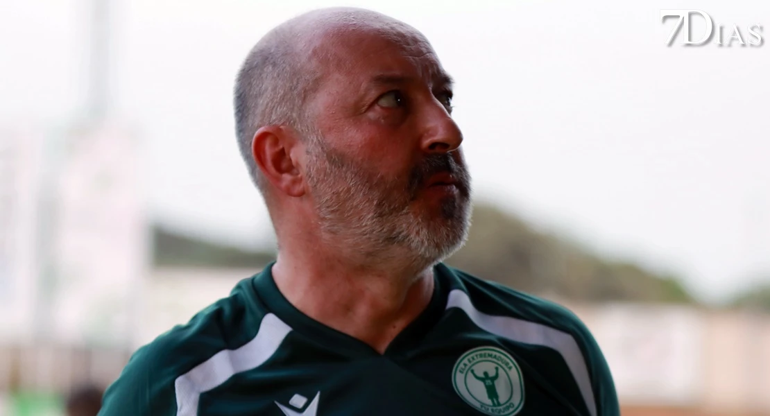 Leyendas, deporte y solidaridad: así se vivió el partido por la ELA en Cáceres
