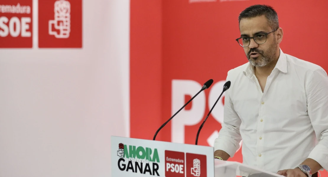 El PSOE exige a Guardiola que aclare si comparte la "deriva de Vox" al denunciar al delegado del Gobierno